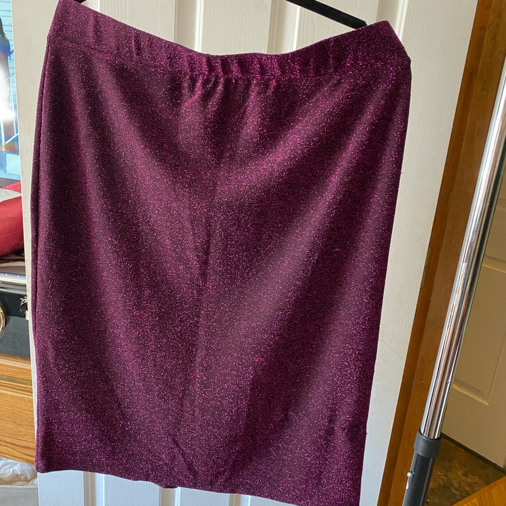Stretch pencil skirt